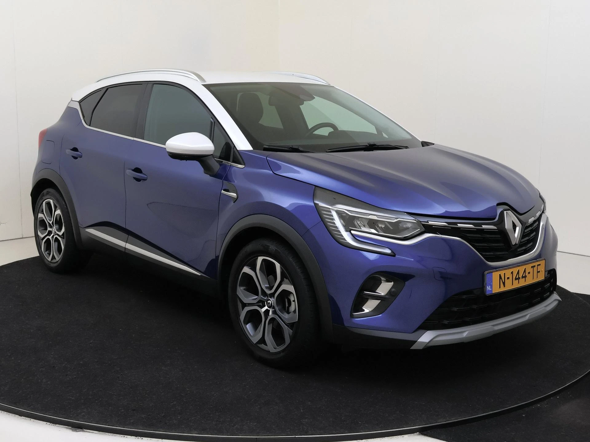 Renault-Captur-image-1