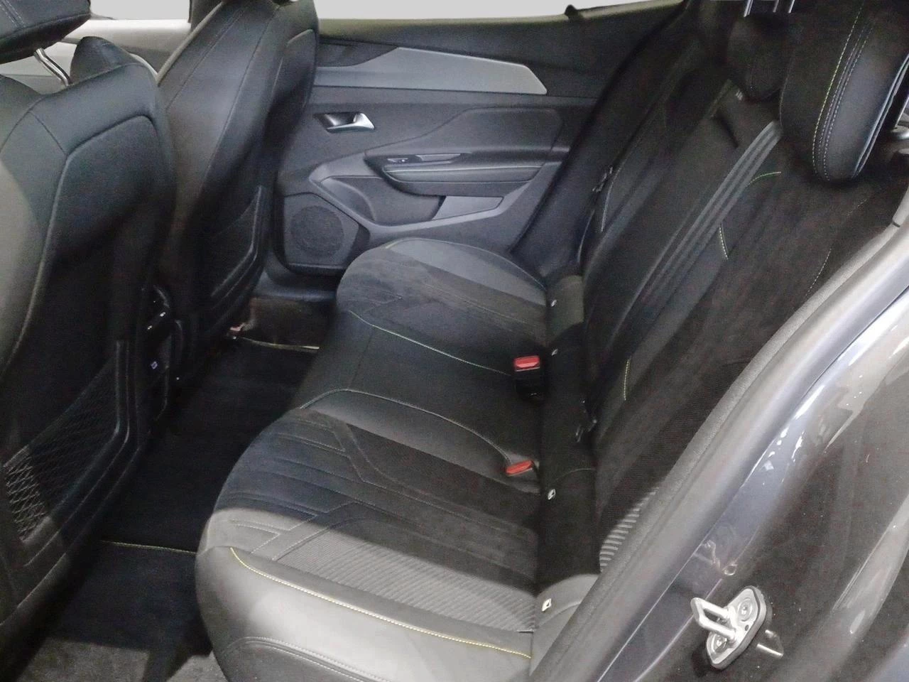 Peugeot-408-image-12