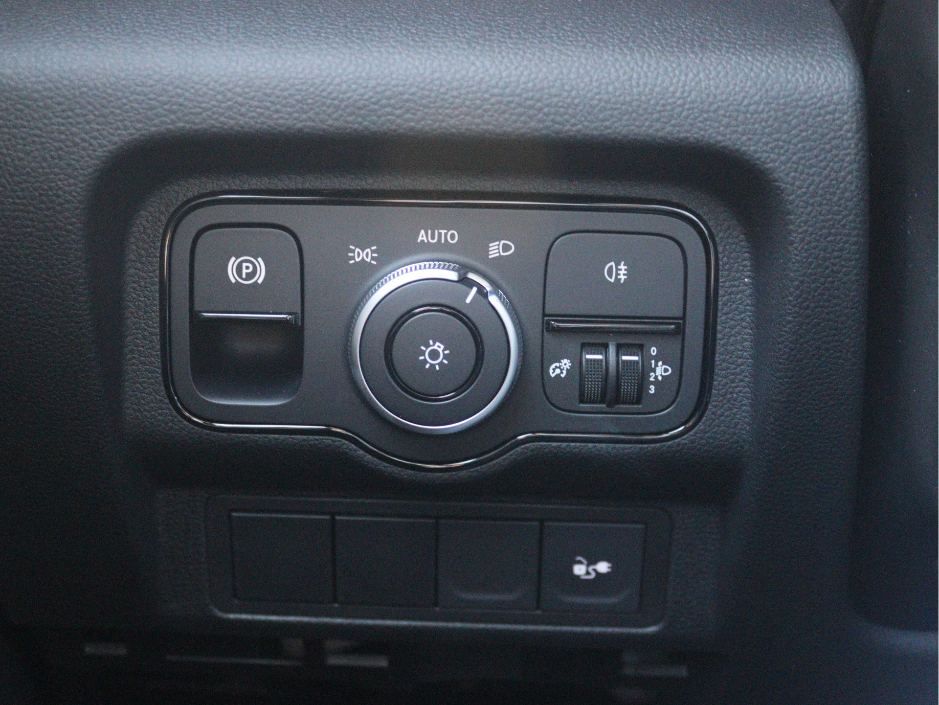 Mercedes-Benz-eCitan-image-11