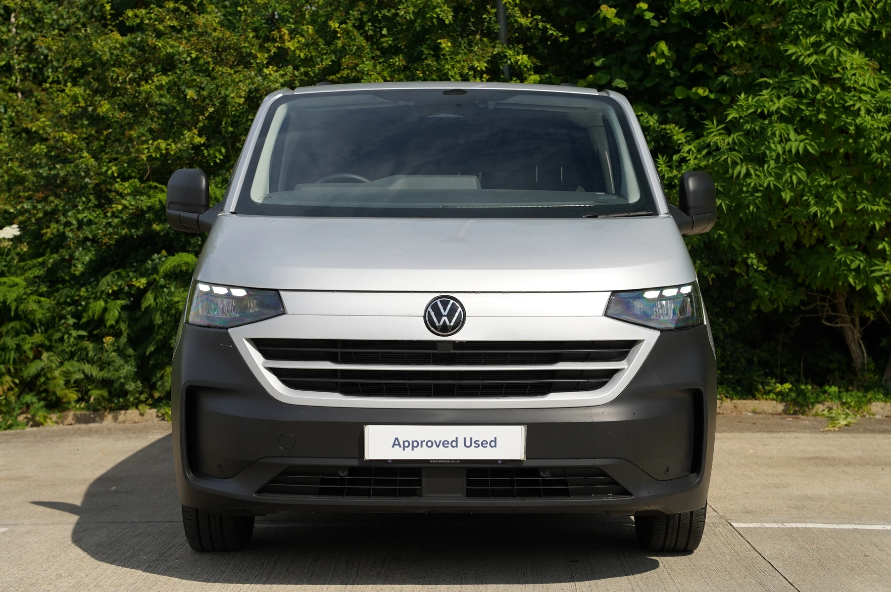 Volkswagen-Transporter-image-6