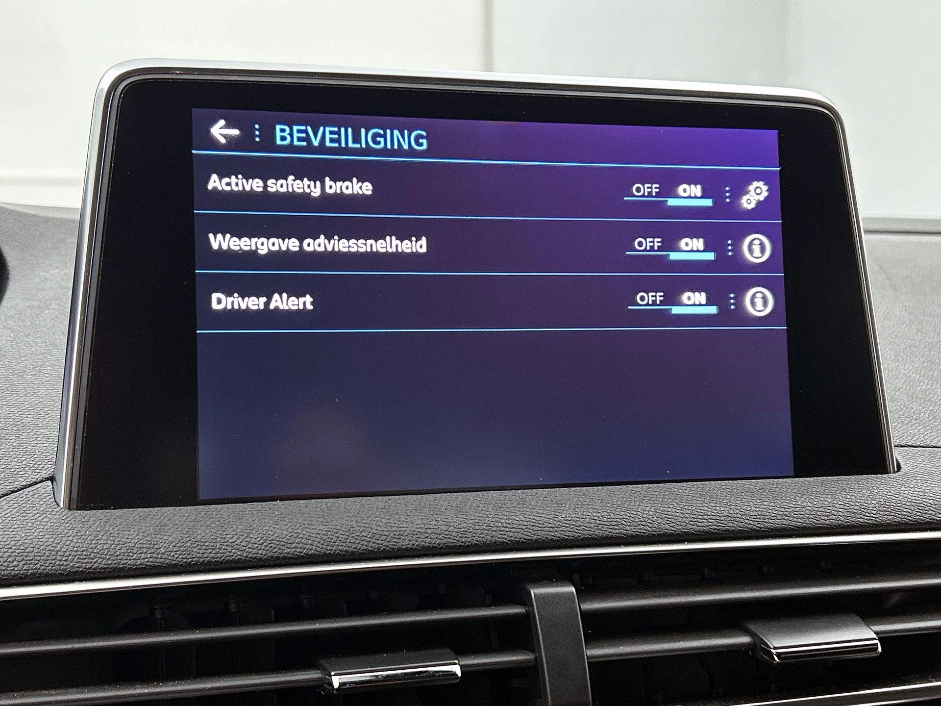 Peugeot-3008-image-10