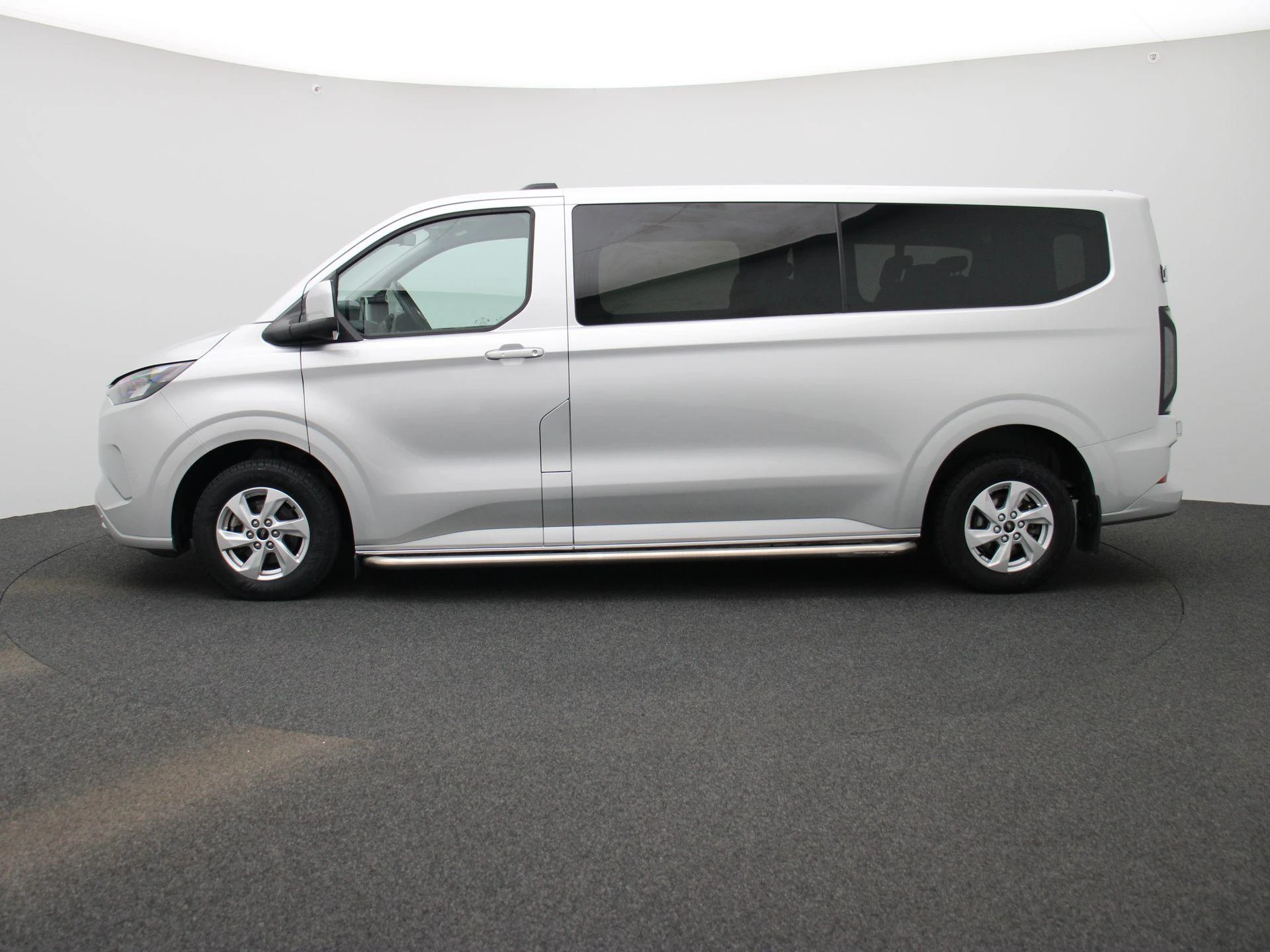 Ford-Transit Custom-image-3