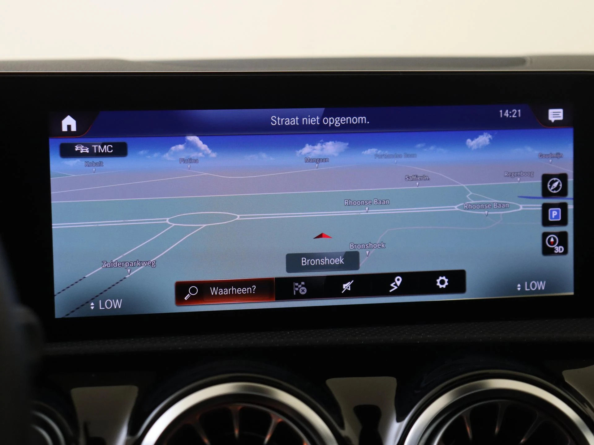 Mercedes-Benz-CLA-image-15