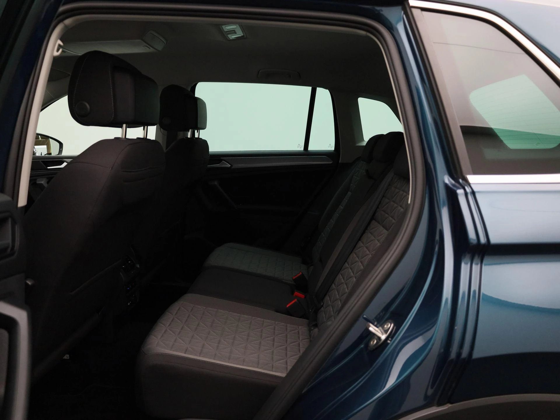 Volkswagen-Tiguan-image-9