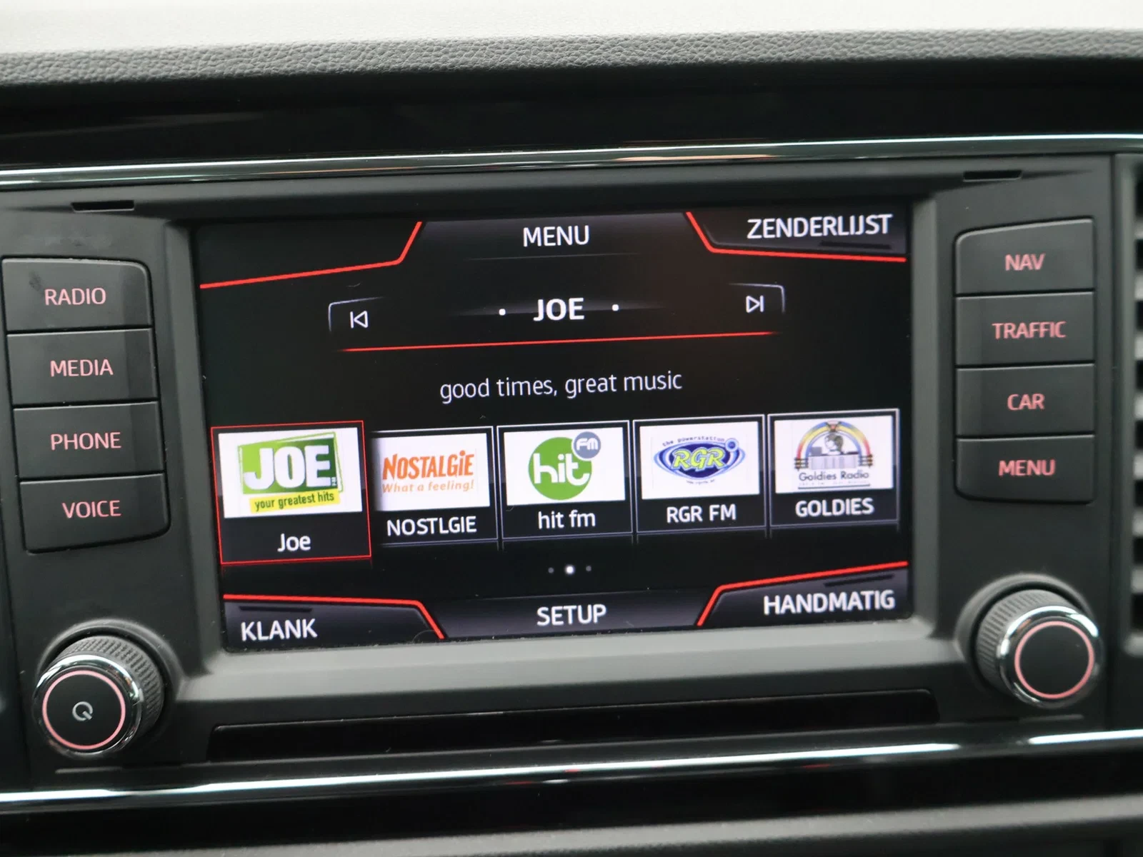 SEAT Leon Leon TSI 110PK *LEDER*ALCANTARA*CRUISE*NAVI*PDC*DAB RADIO*BLTH*...*