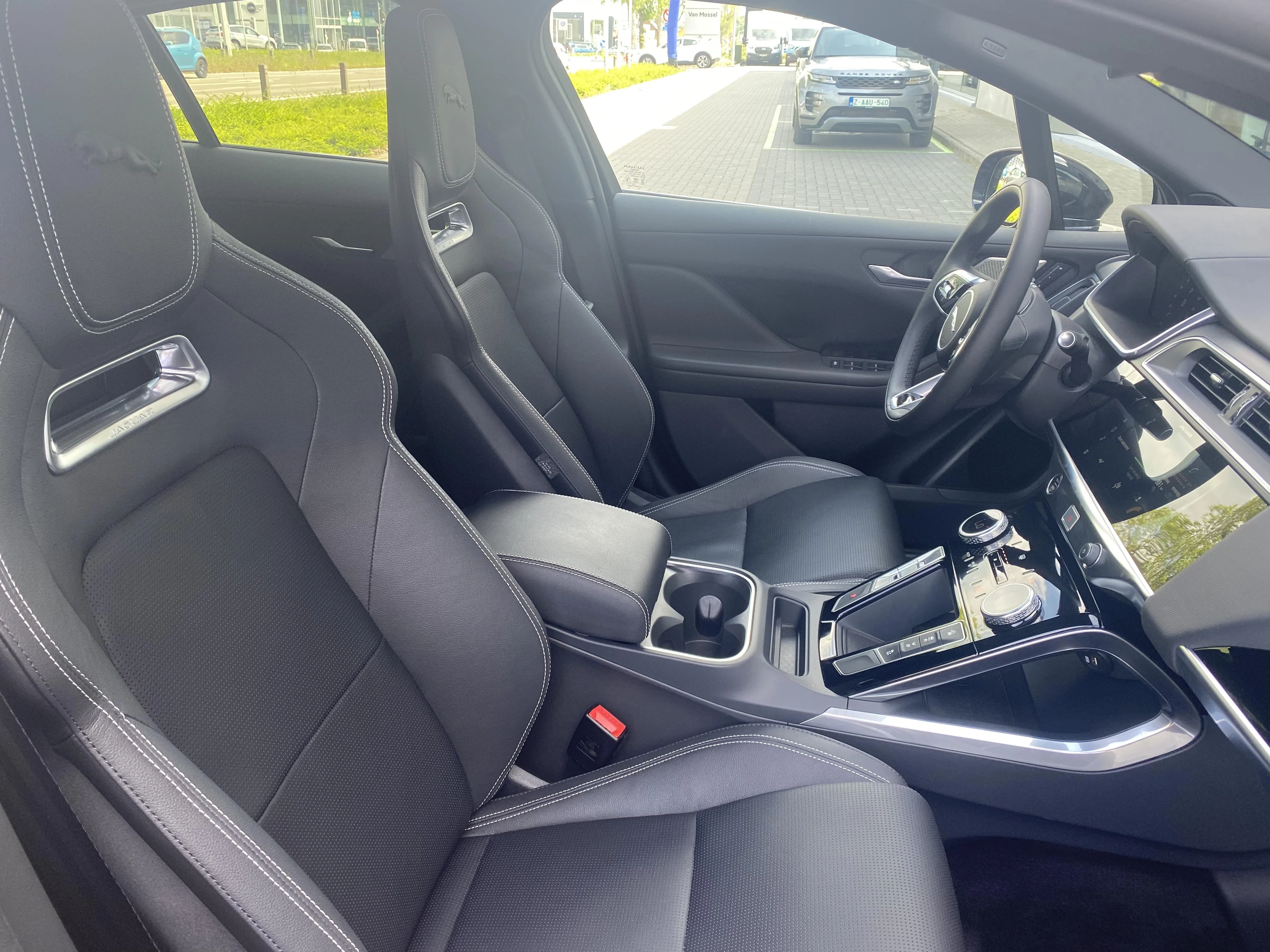 Jaguar-I-PACE-image-9
