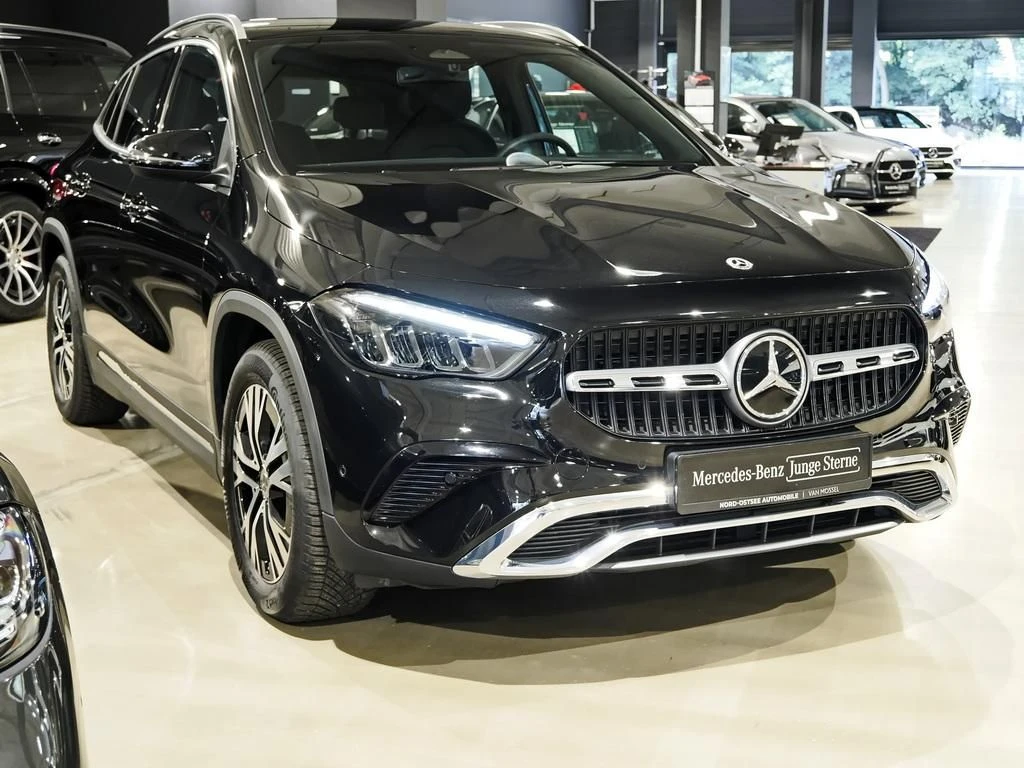 Mercedes-Benz-GLA 200-image-4