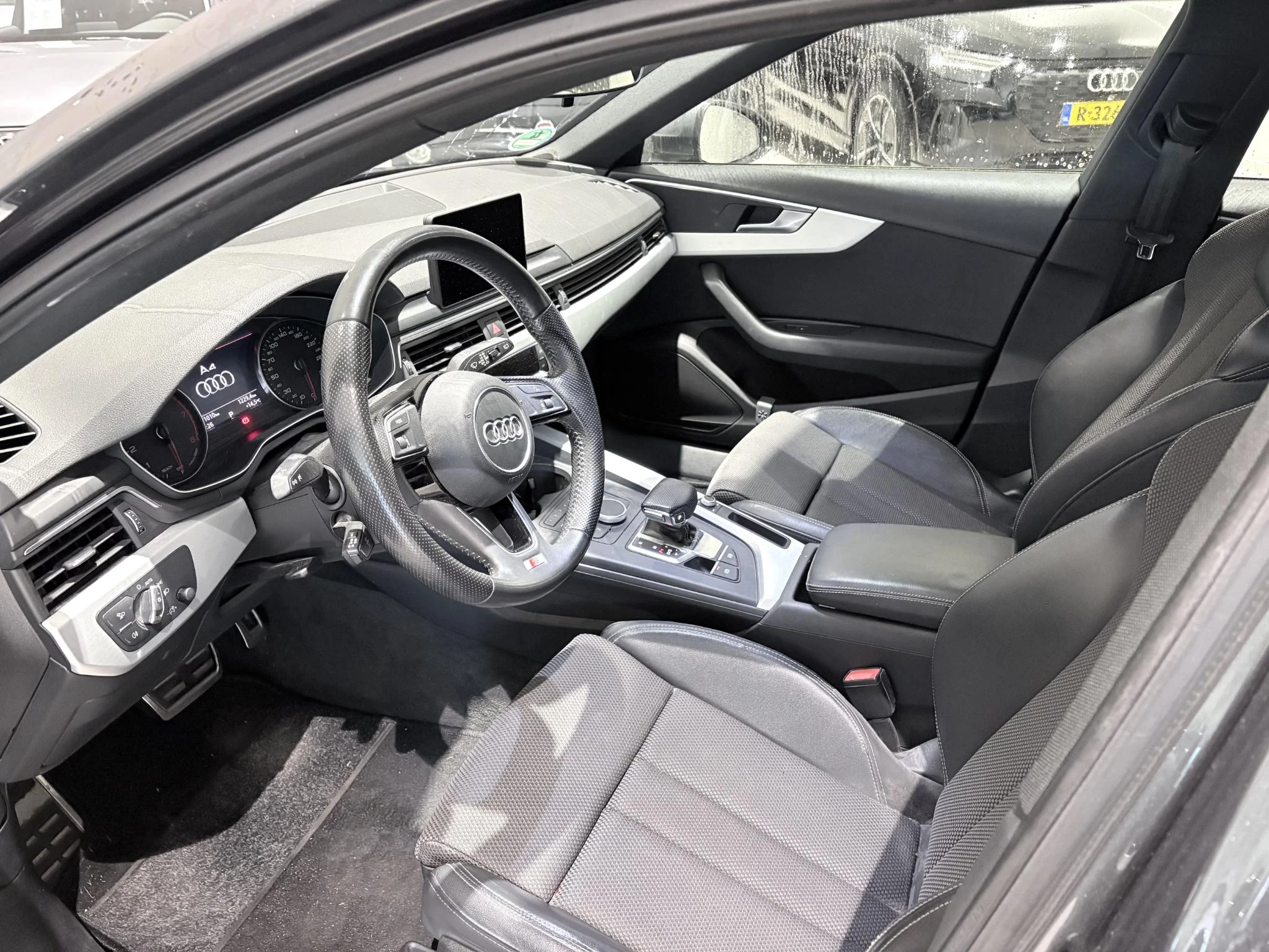 Audi-A4-image-12