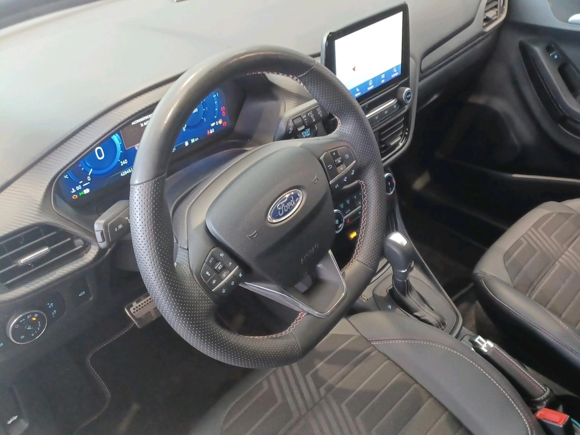 Ford Puma Vivid Ruby Ed. - UNIEK