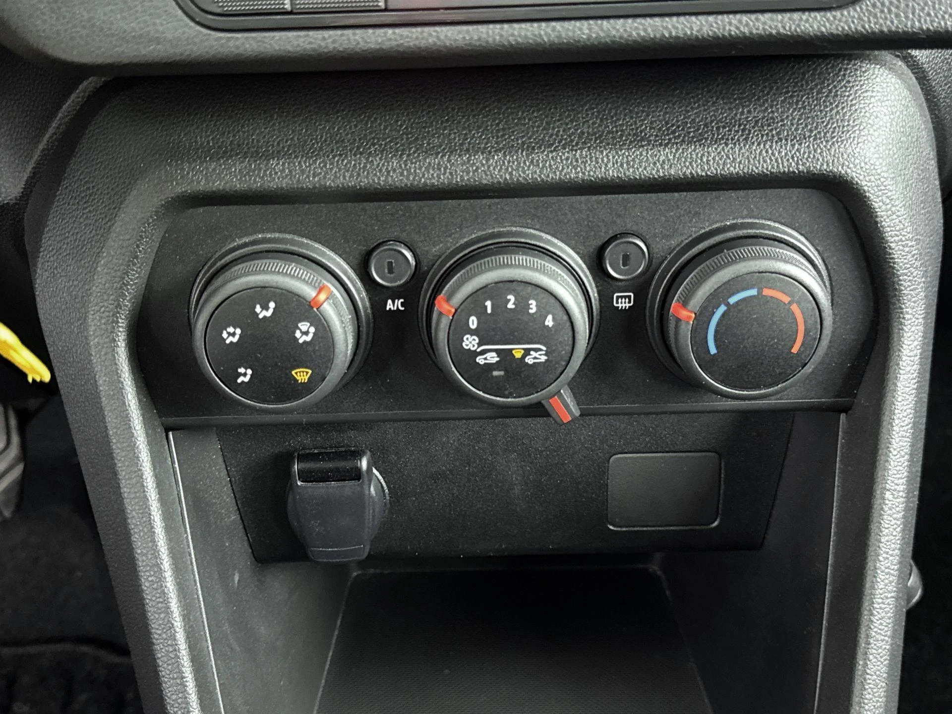 Dacia-Sandero Stepway-image-18