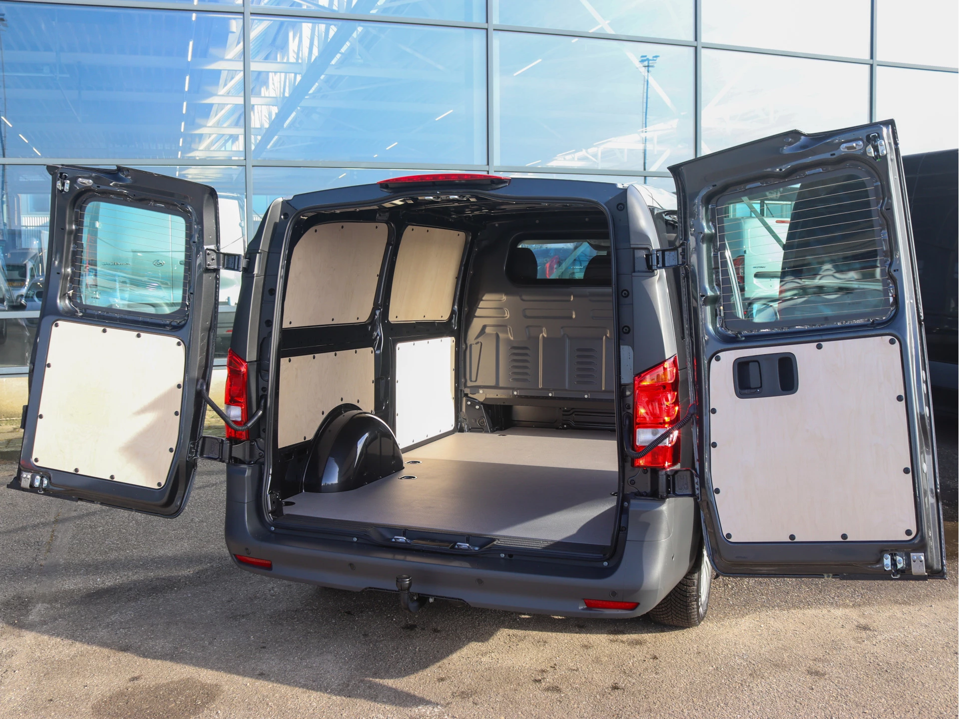 Mercedes-Benz-Vito-image-2