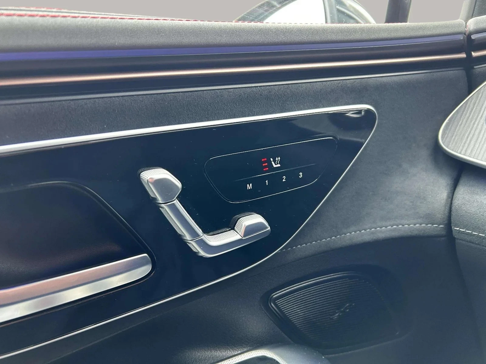 Mercedes-Benz-EQE-image-10