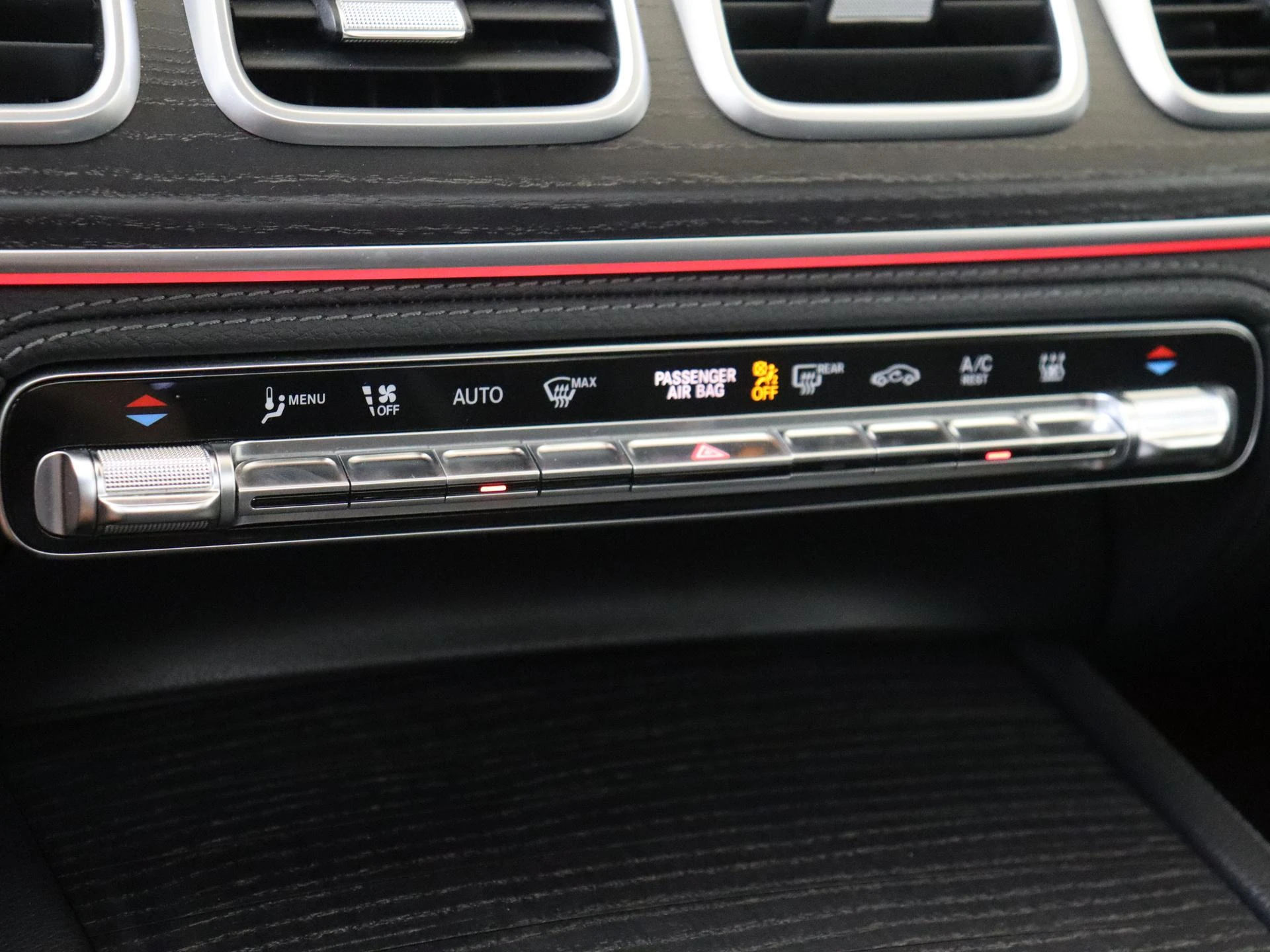 Mercedes-Benz-GLE-image-20