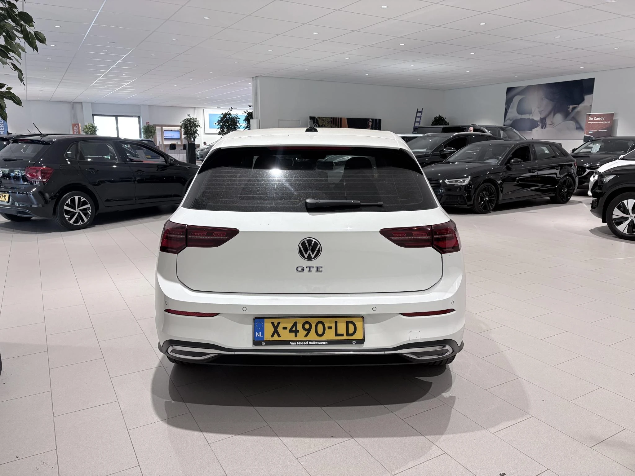Volkswagen-Golf-image-3