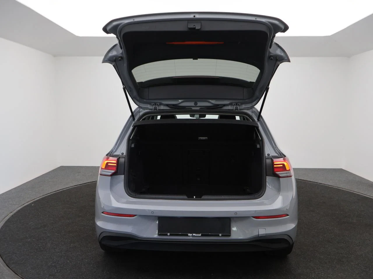 Volkswagen Golf VIII Golf 1.0eTSI 110PK *AUTOMAAT*ALCANTARA*LEDER*PANODAK*CAMERA*ACC*PDC*NAVI*APP-CONNECT*...*