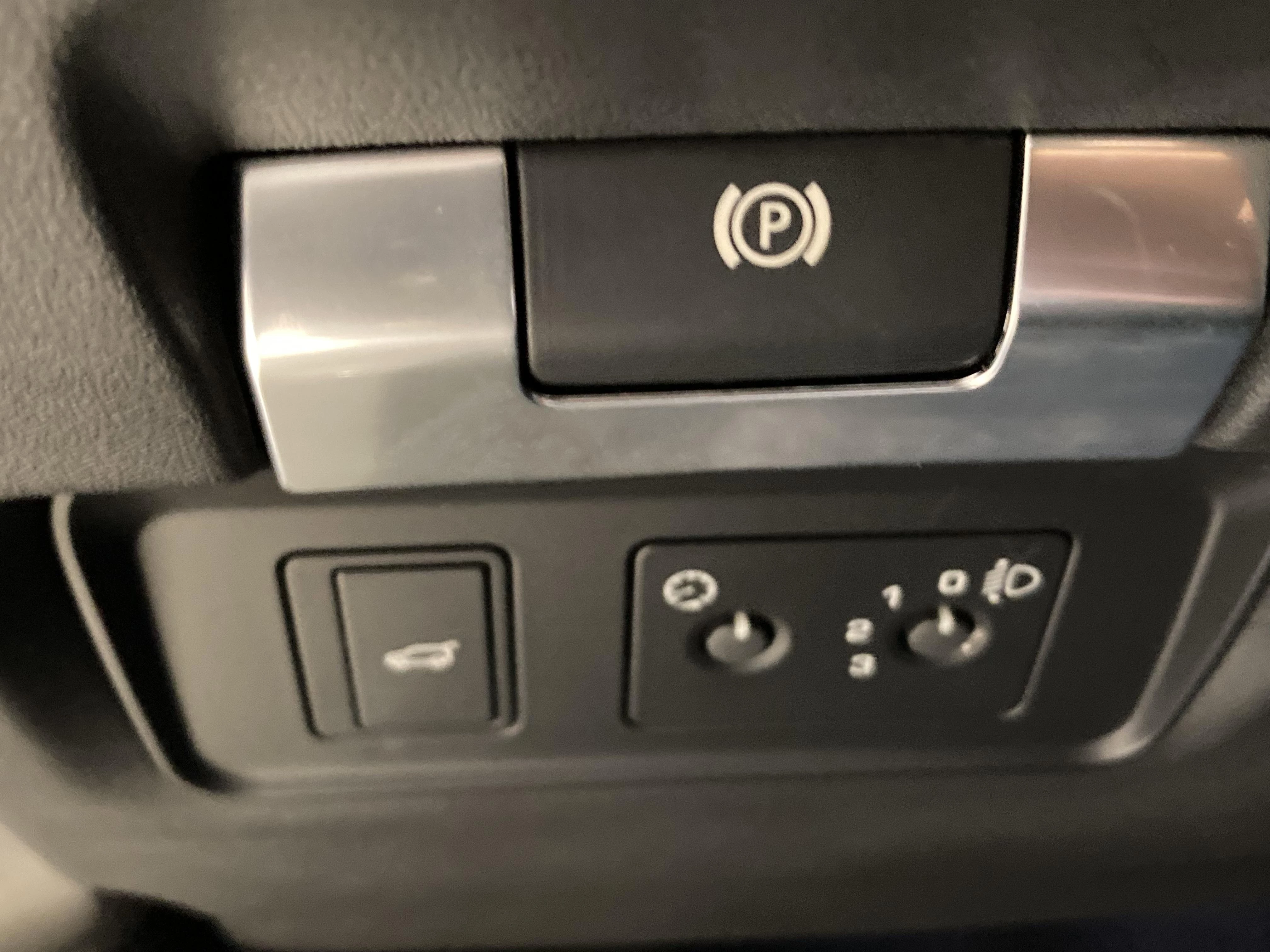 Land Rover-Discovery Sport-image-19