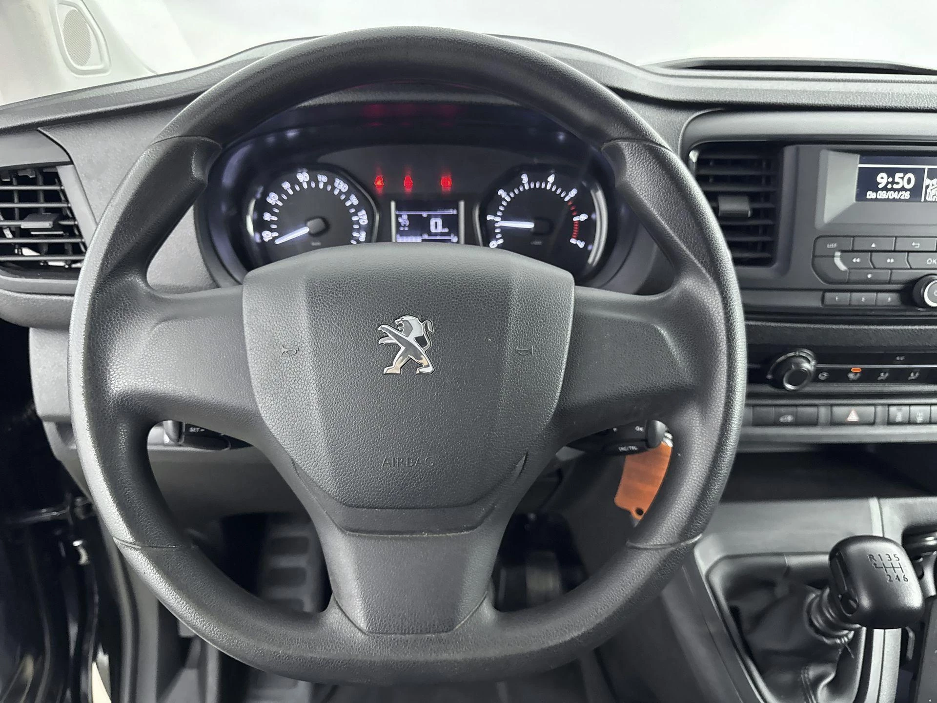 Peugeot-Expert-image-13