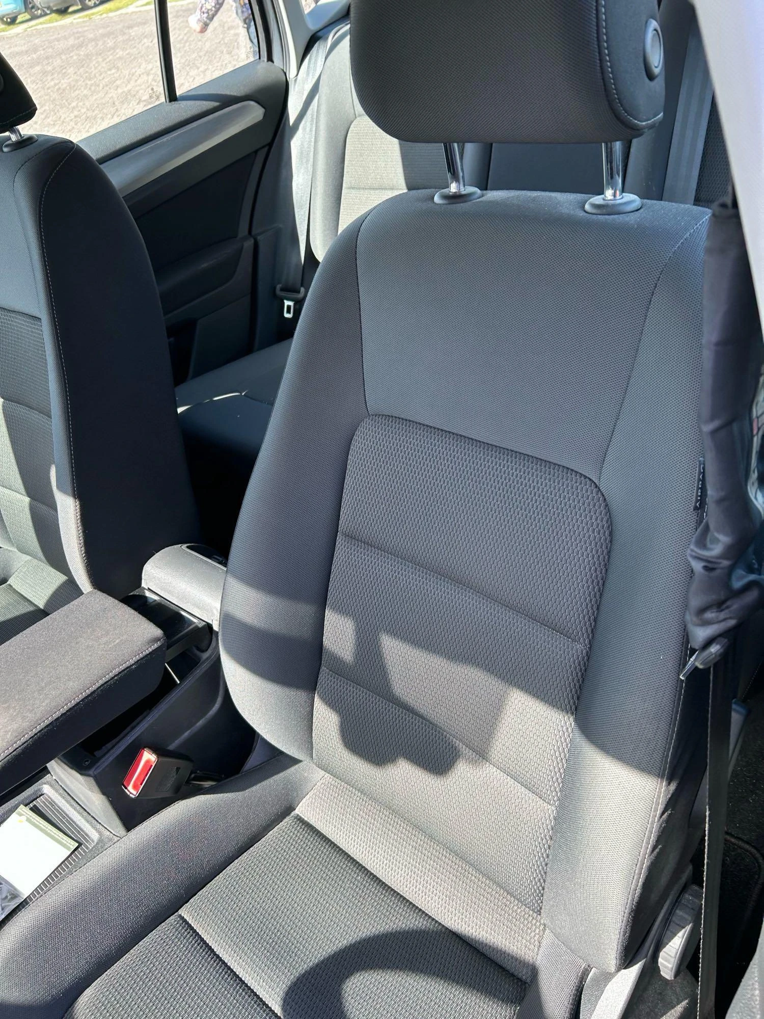 Volkswagen-Golf Sportsvan-image-10