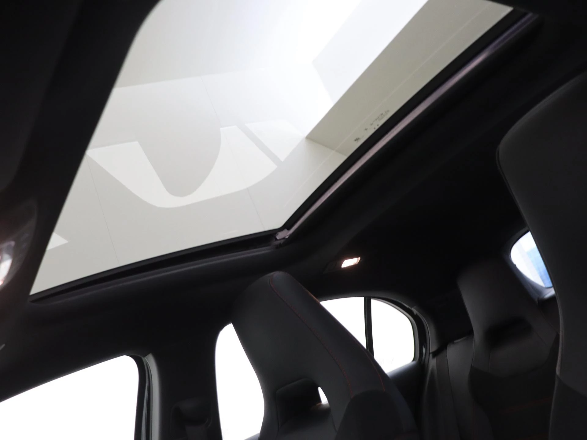 Mercedes-Benz-A-Klasse-image-26