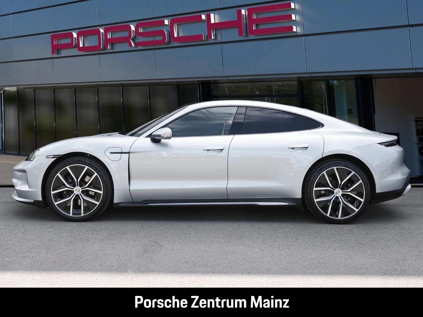 Porsche-Taycan-image-6