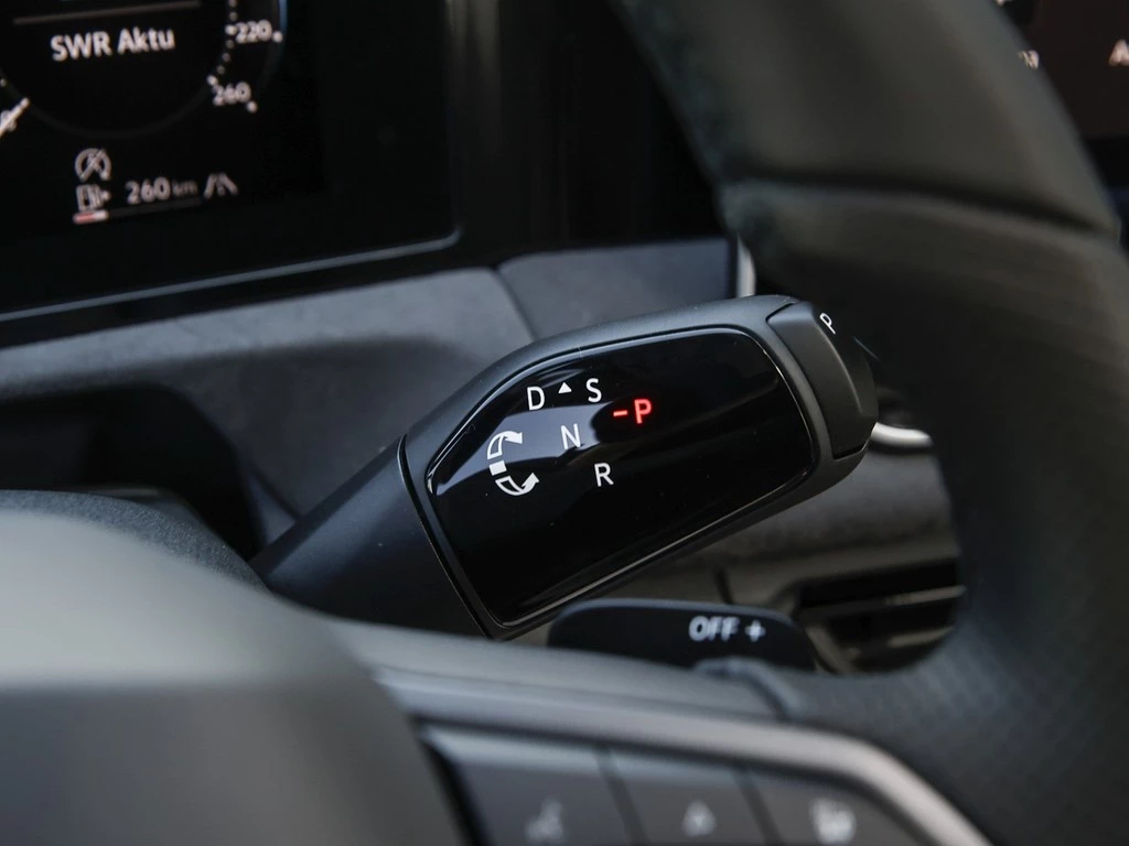 Volkswagen Tiguan R-Line 2,0 l TDI 4M. DSG AHK, Pano, Standh. VSA