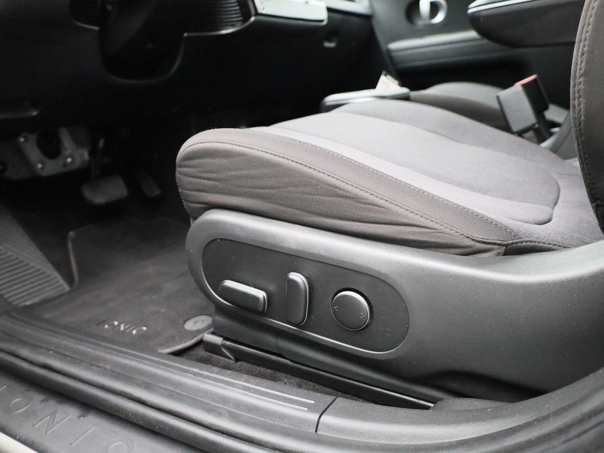 Hyundai-IONIQ 5-image-26