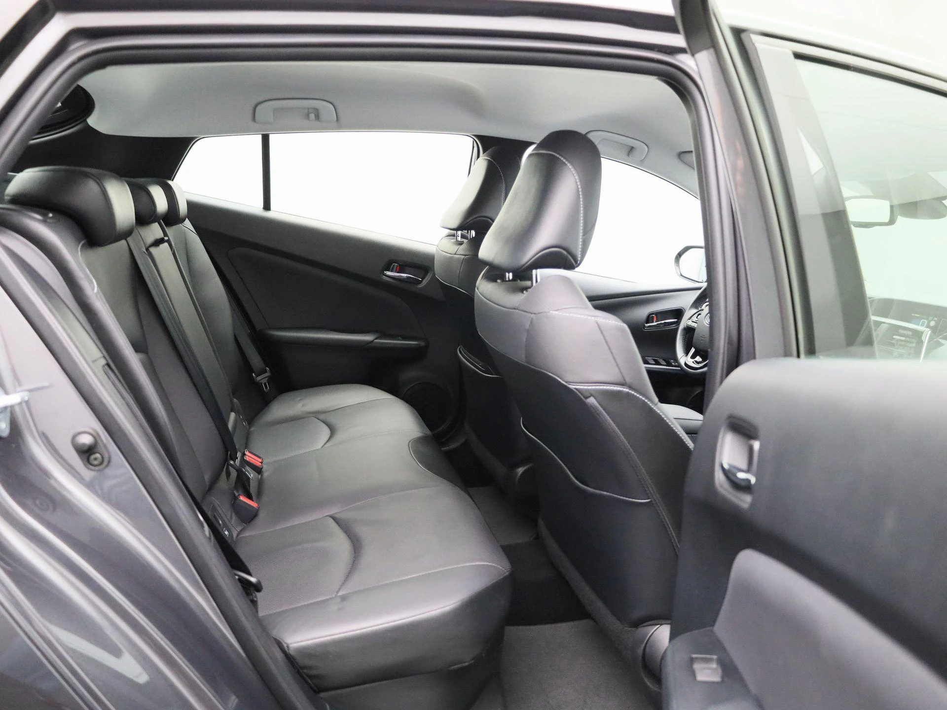 Toyota-Prius-image-40
