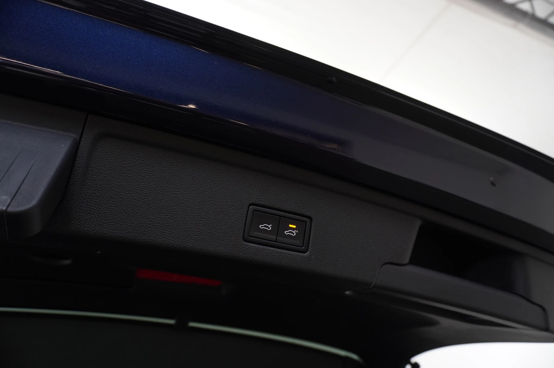 Volkswagen-Touareg-image-16