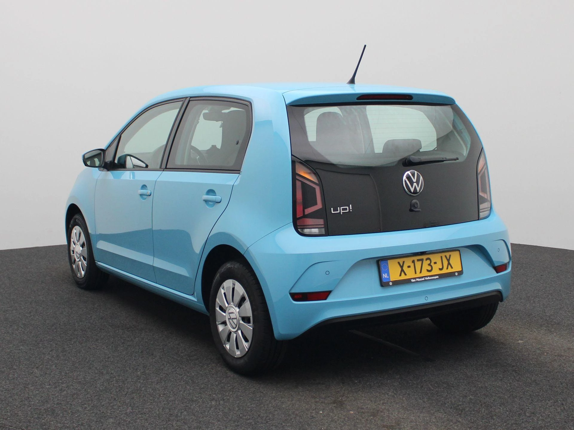 Volkswagen-up!-image-1