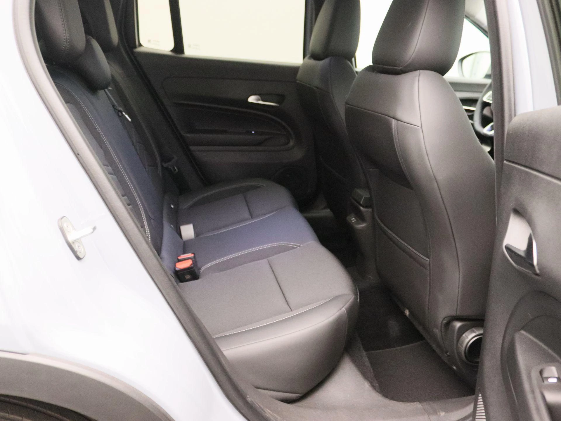Jeep Avenger 1.2 e-Hybrid Summit