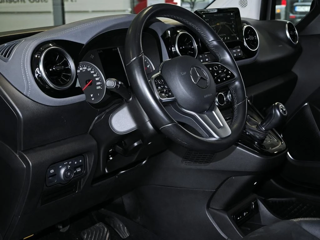 Mercedes-Benz-T-Klasse 180 d-image-8