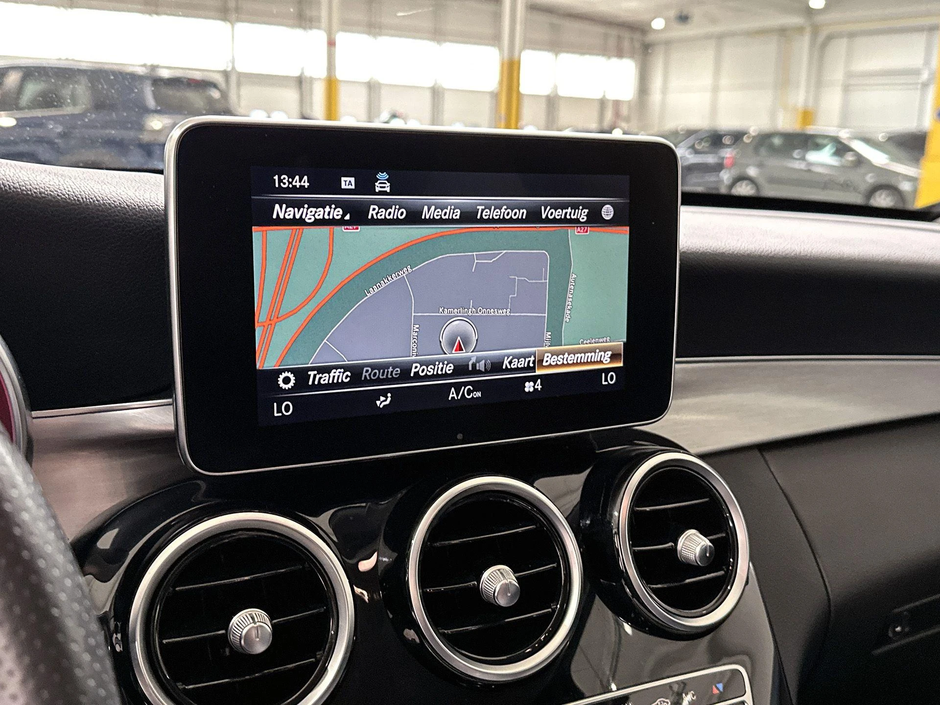 Mercedes-Benz-C-Klasse-image-6
