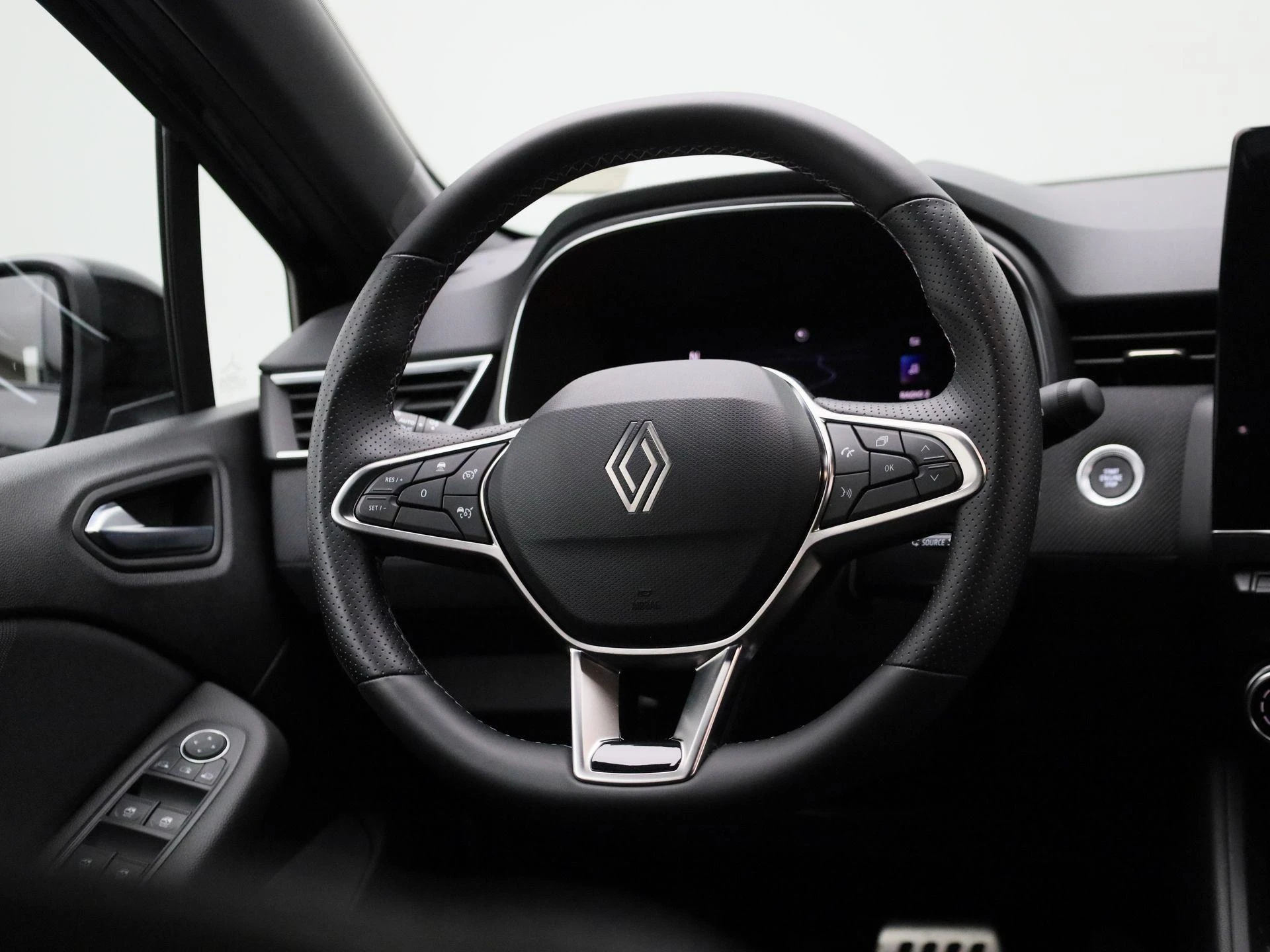 Renault-Clio-image-8