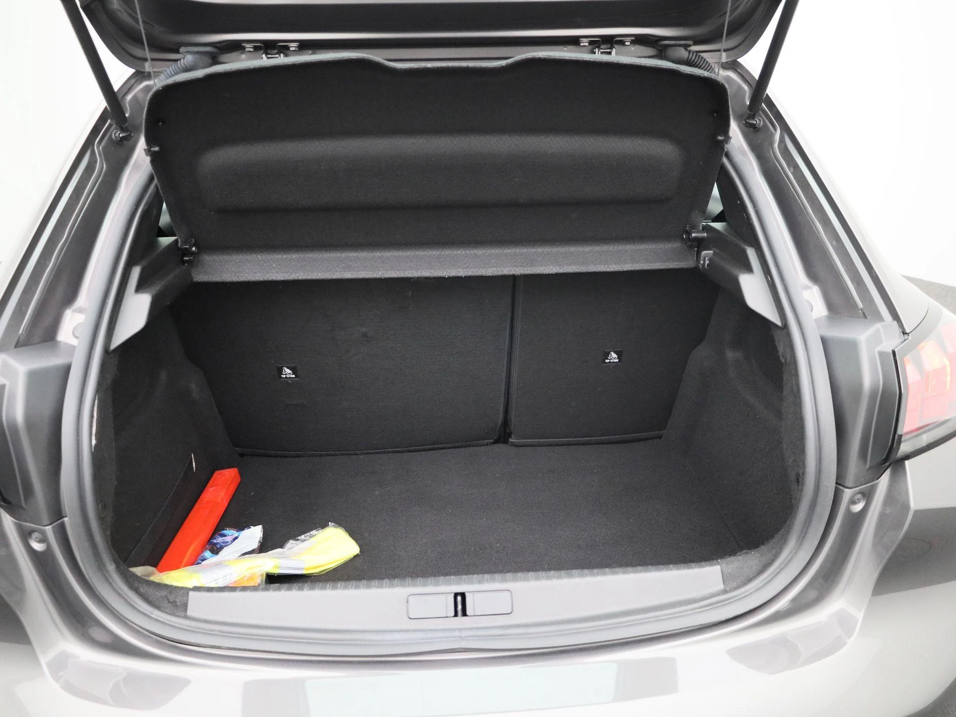 Peugeot-208-image-11