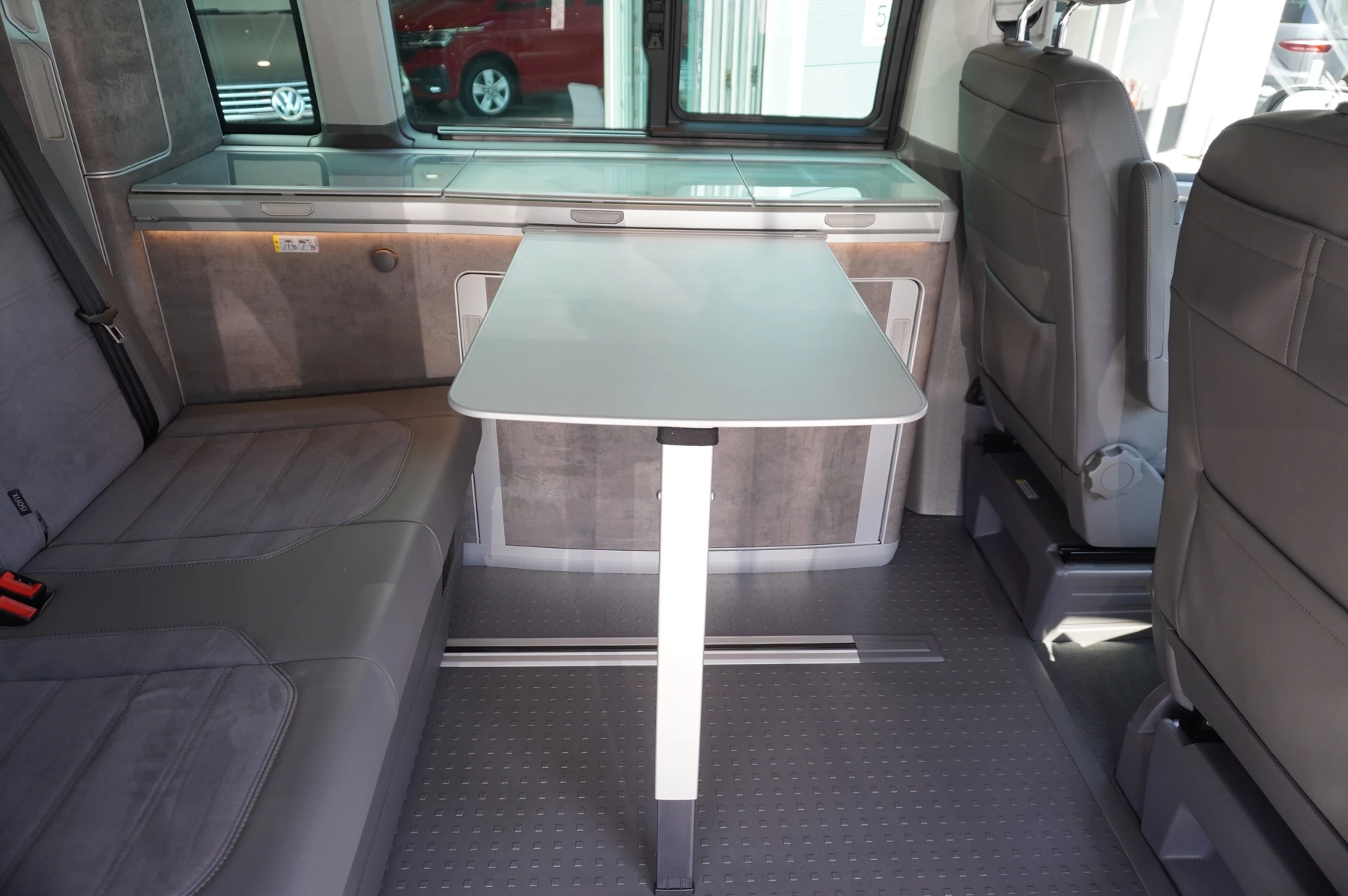 Volkswagen-California-image-9