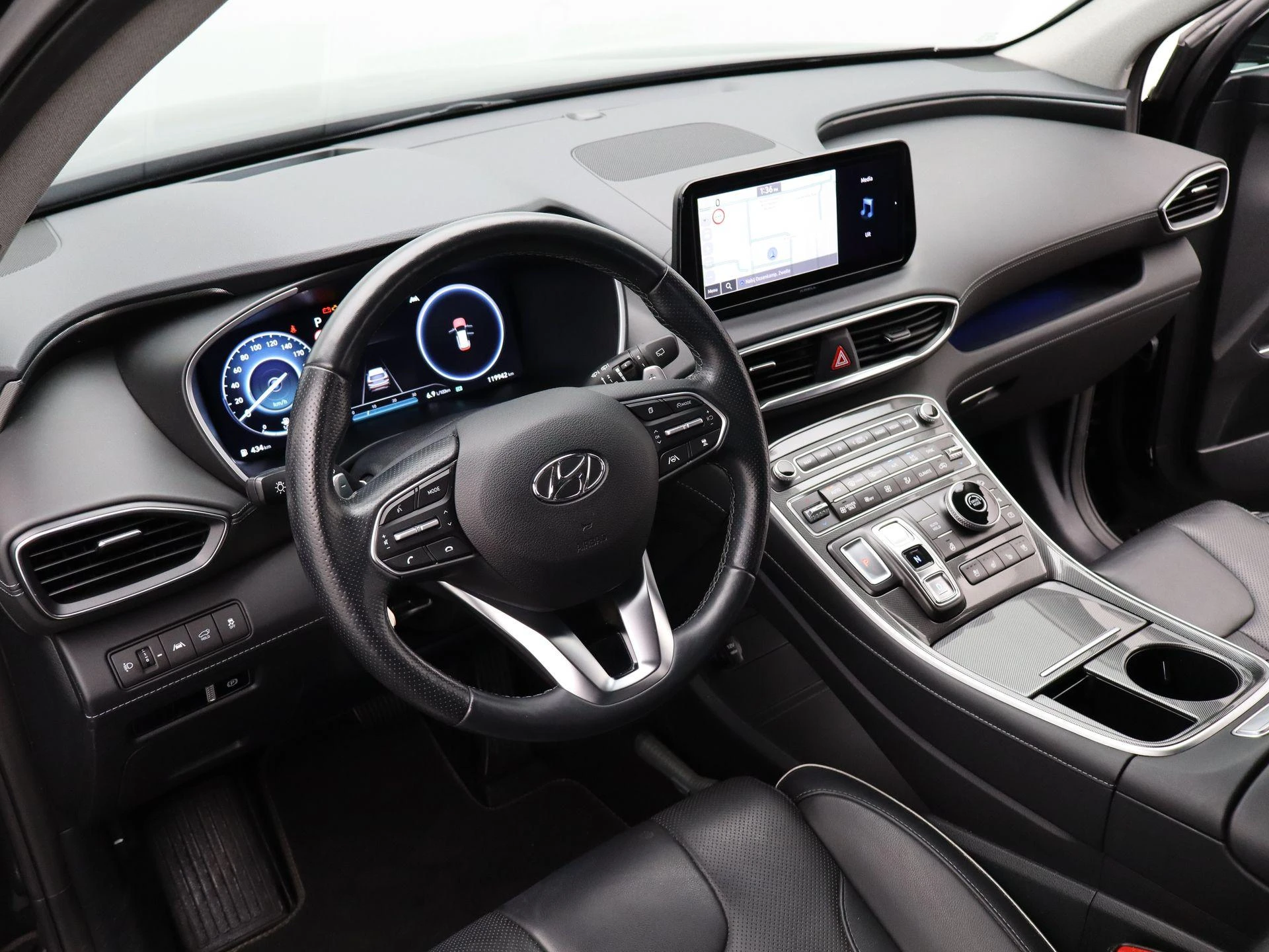 Hyundai-Santa Fe-image-30