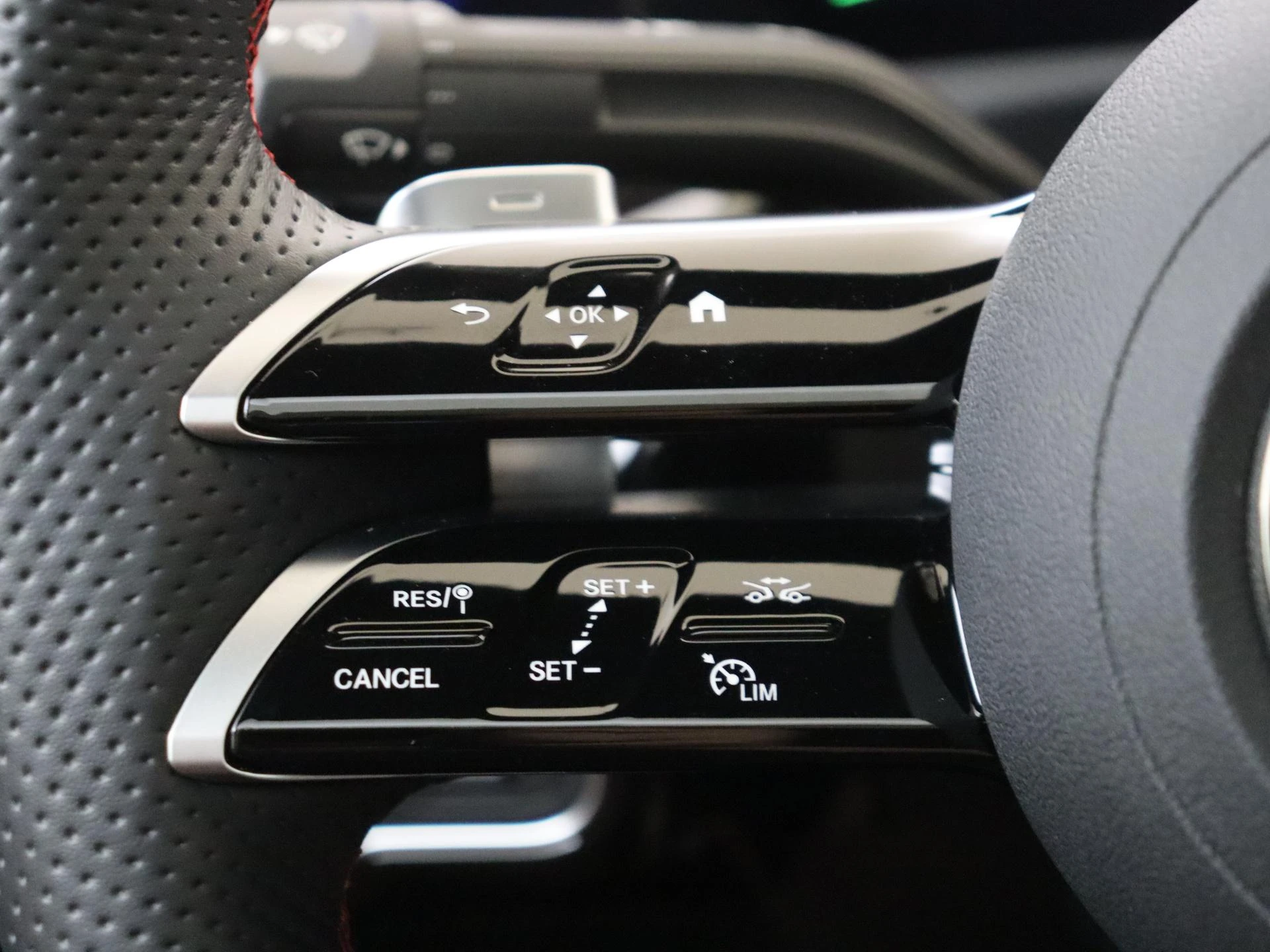 Mercedes-Benz A-Klasse 250 e Business Solution AMG