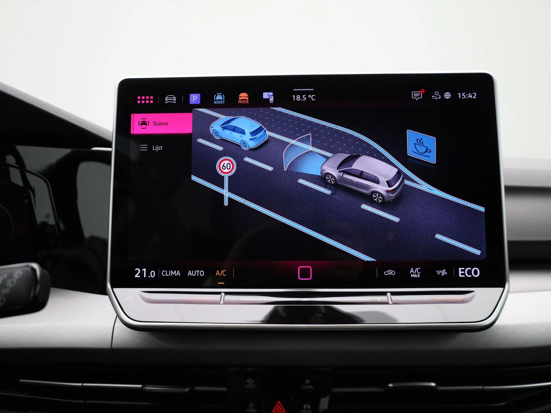 Volkswagen-Golf-image-23