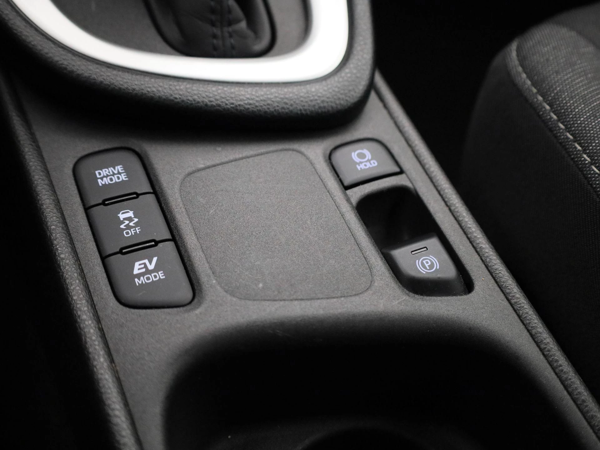 Toyota-Yaris-image-20