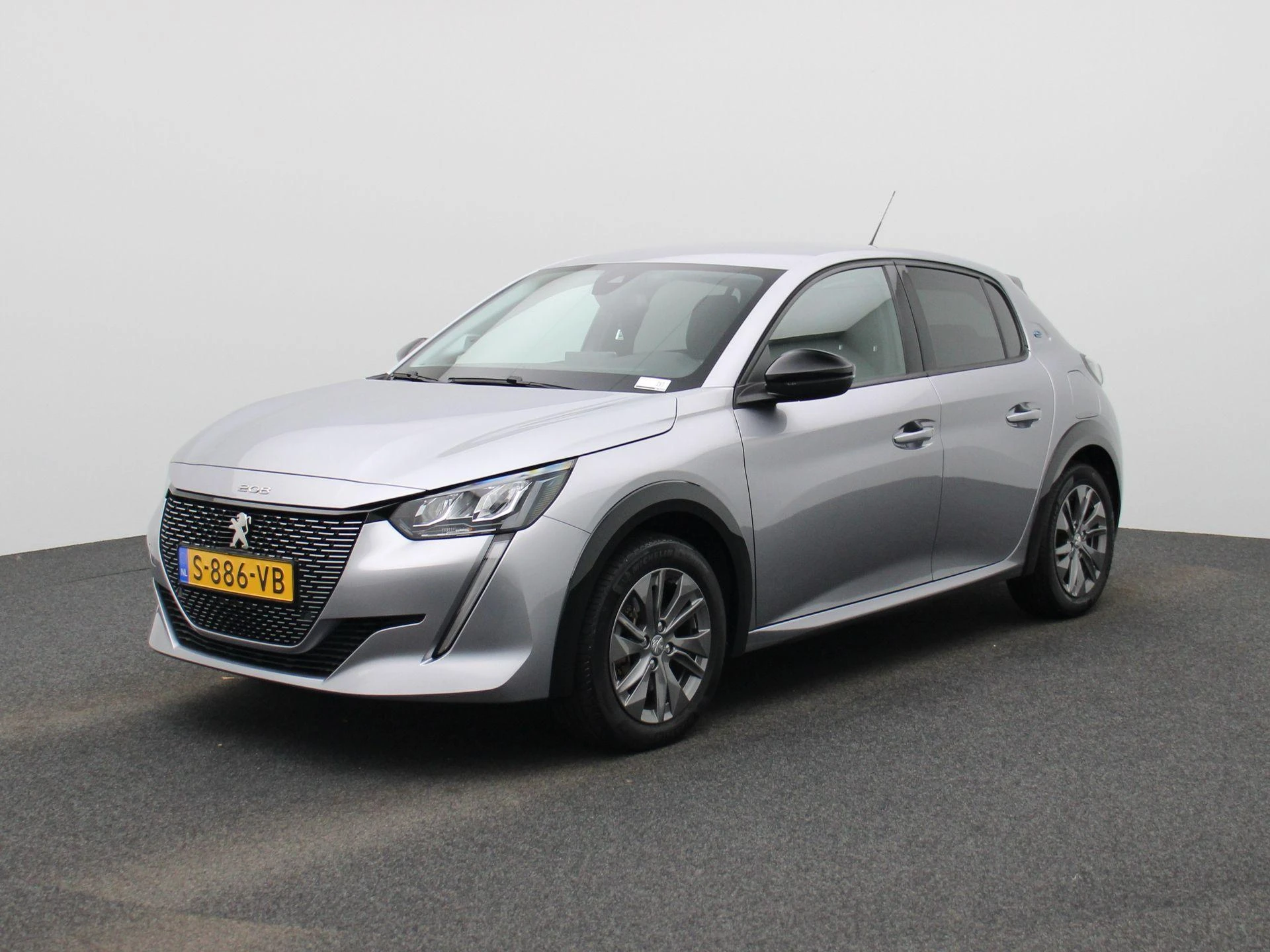 Peugeot e-208 - 1