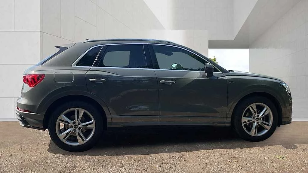 Audi-Q3-image-6