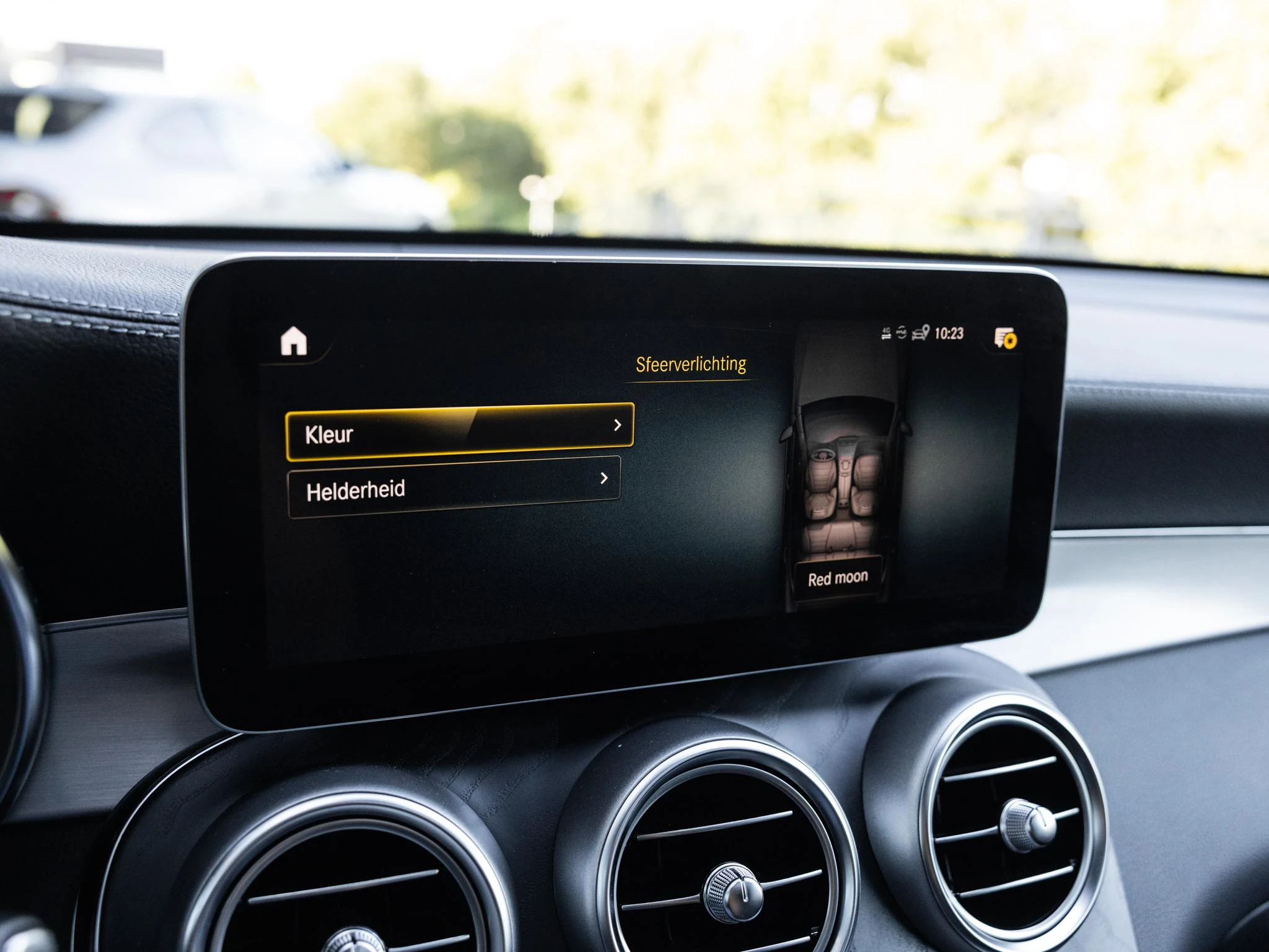 Mercedes-Benz-GLC-image-30
