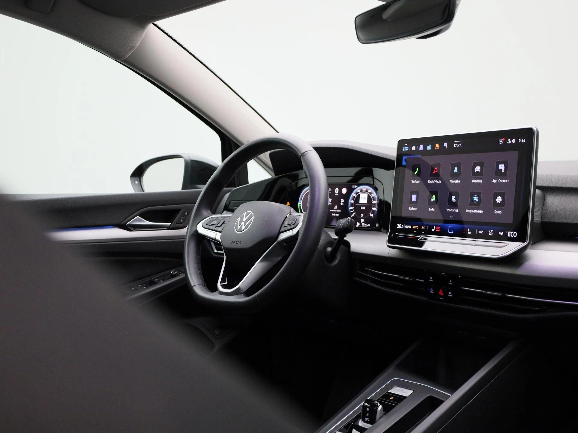 Volkswagen-Golf-image-34