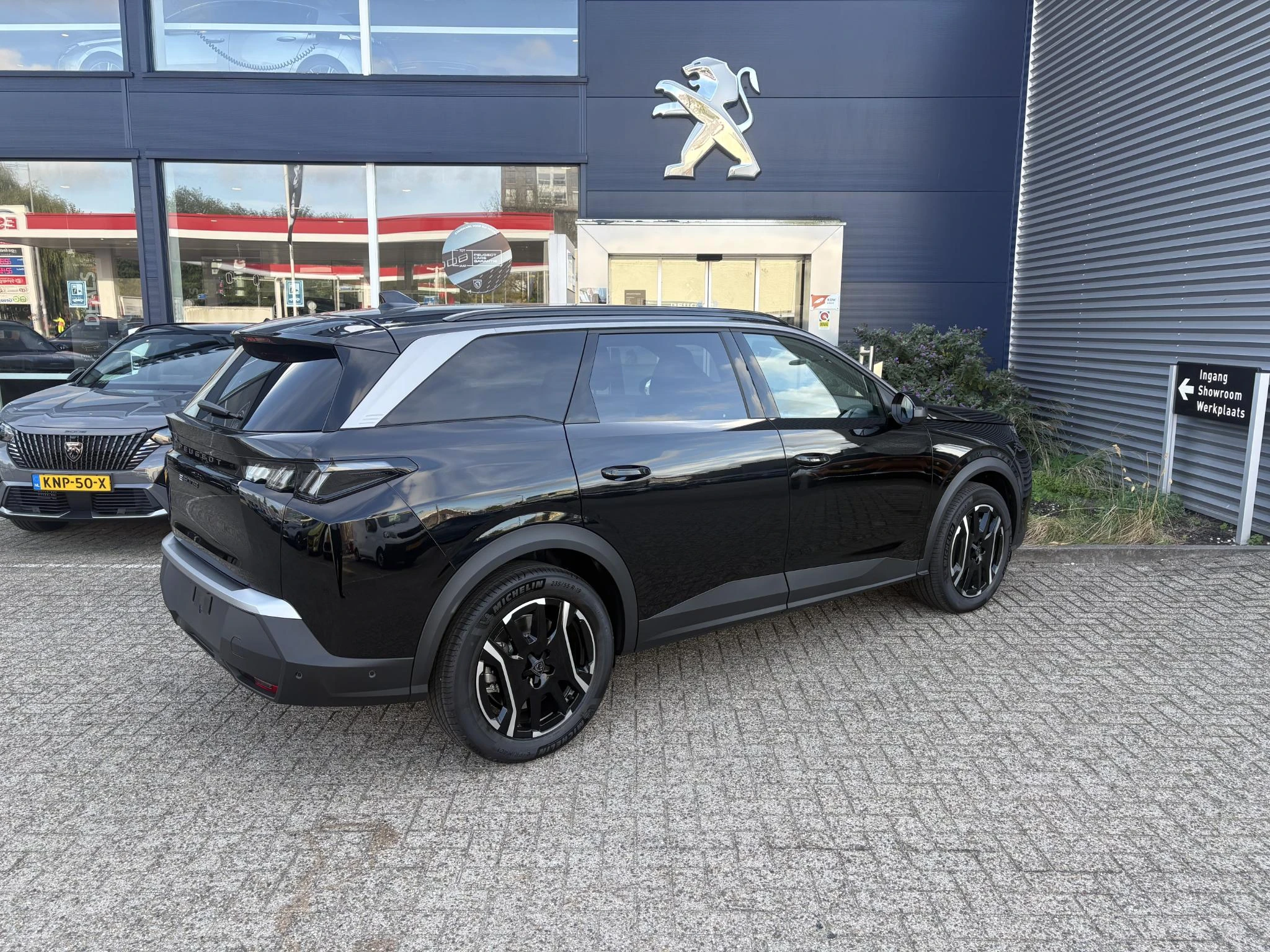 Peugeot-e-5008-image-5