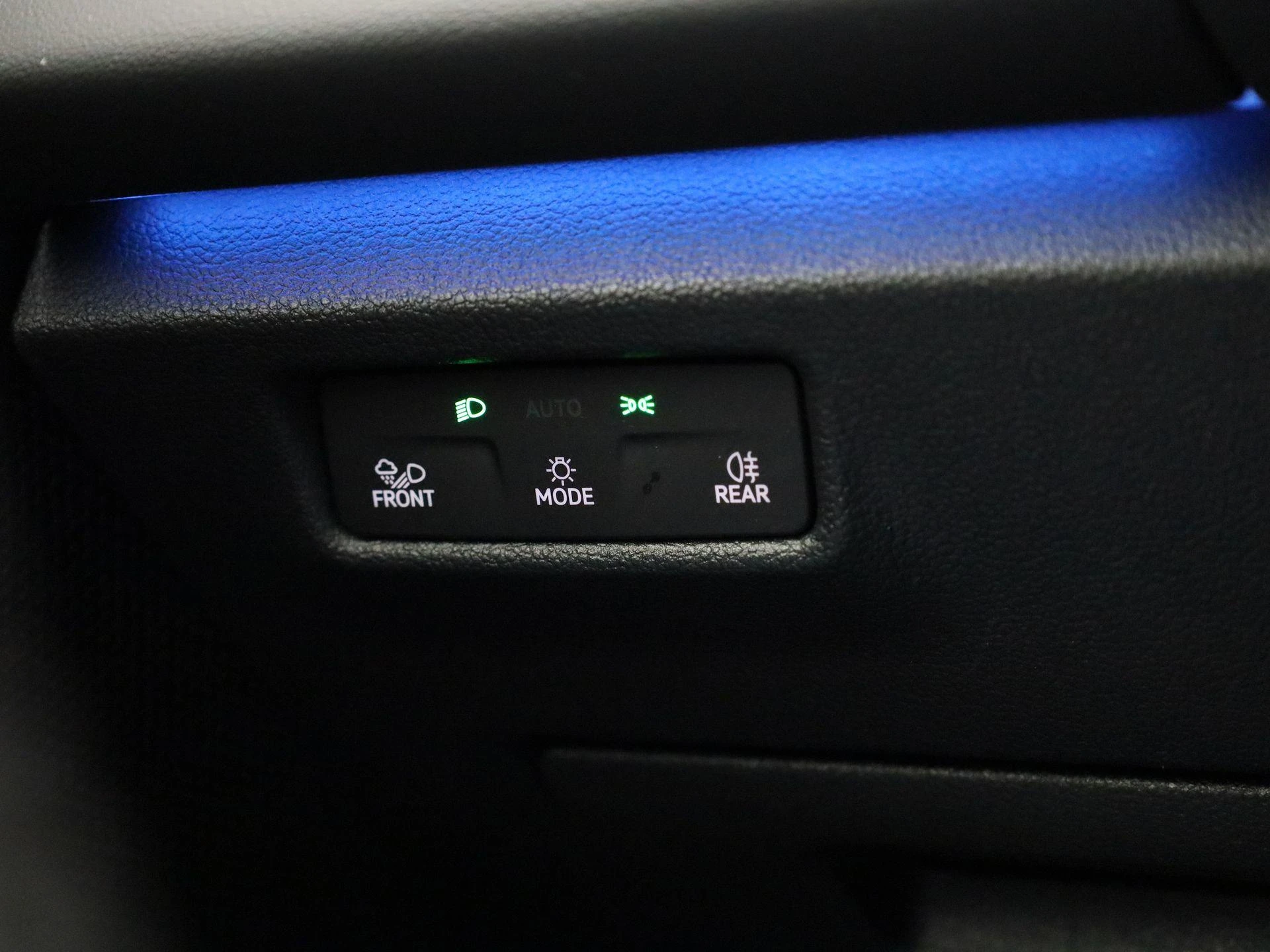 Volkswagen-Tiguan-image-29