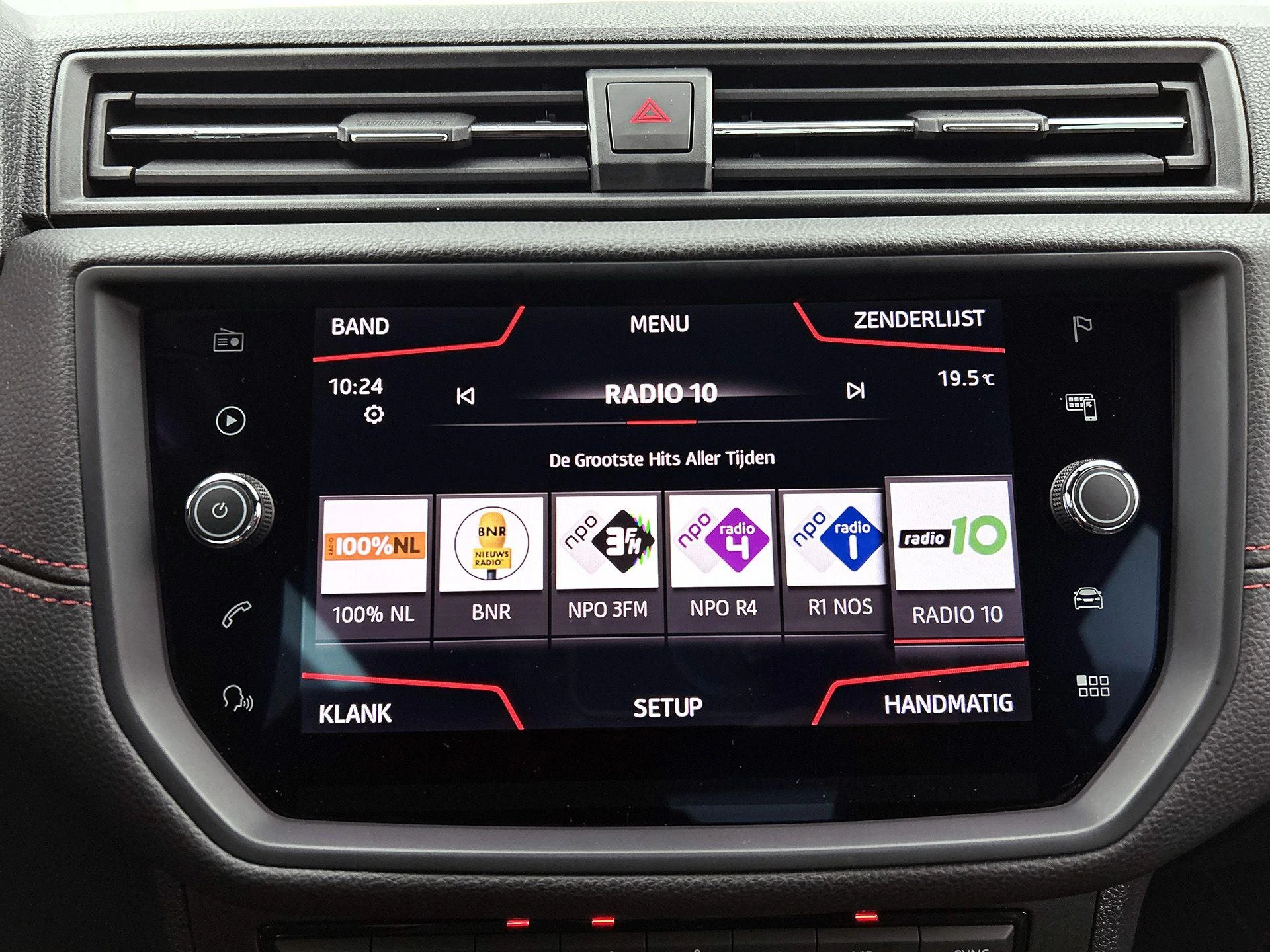 SEAT-Arona-image-5