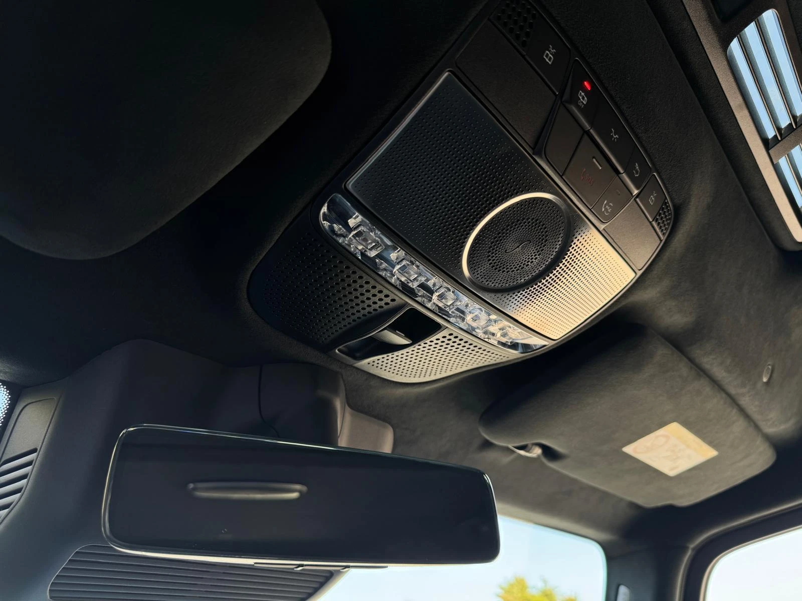 Mercedes-Benz-G-Klasse-image-28