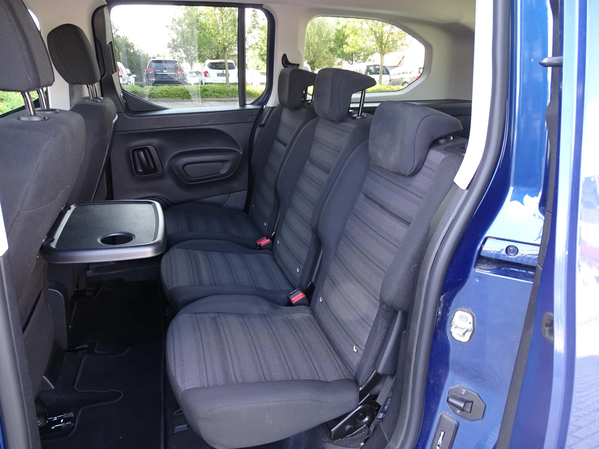 Opel-Combo-e Life-image-13