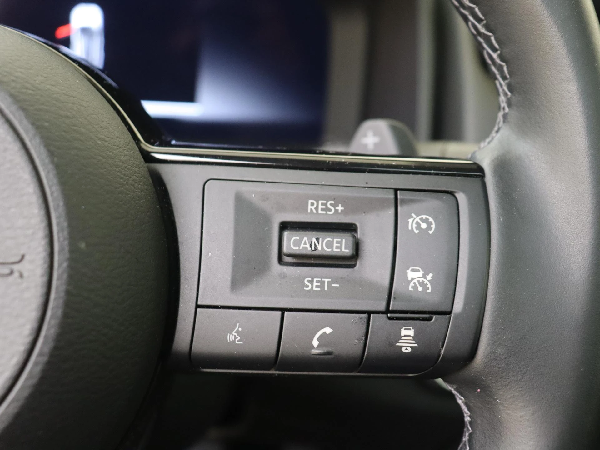 Nissan-QASHQAI-image-12