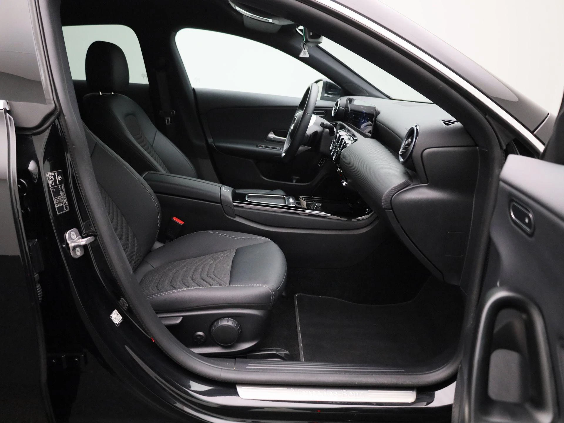 Mercedes-Benz CLA - 39